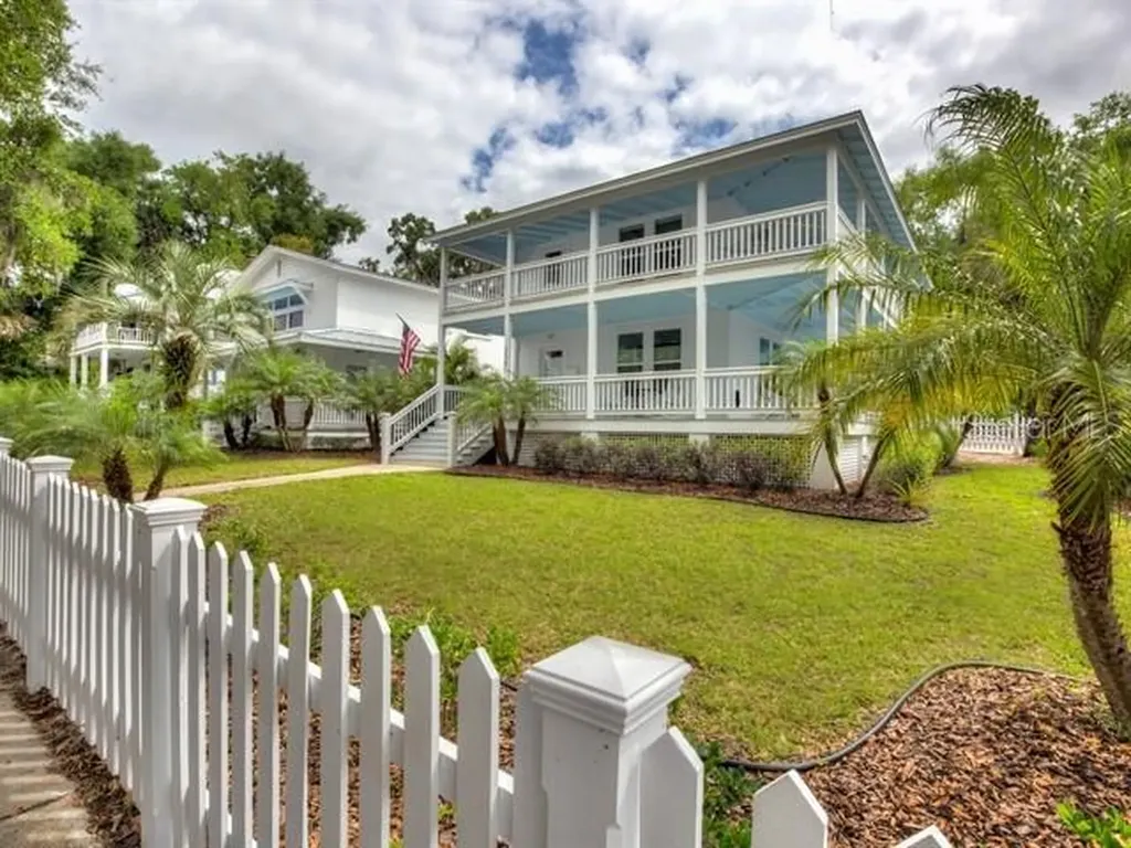 308 N Tremain Street Mount Dora FL 32757