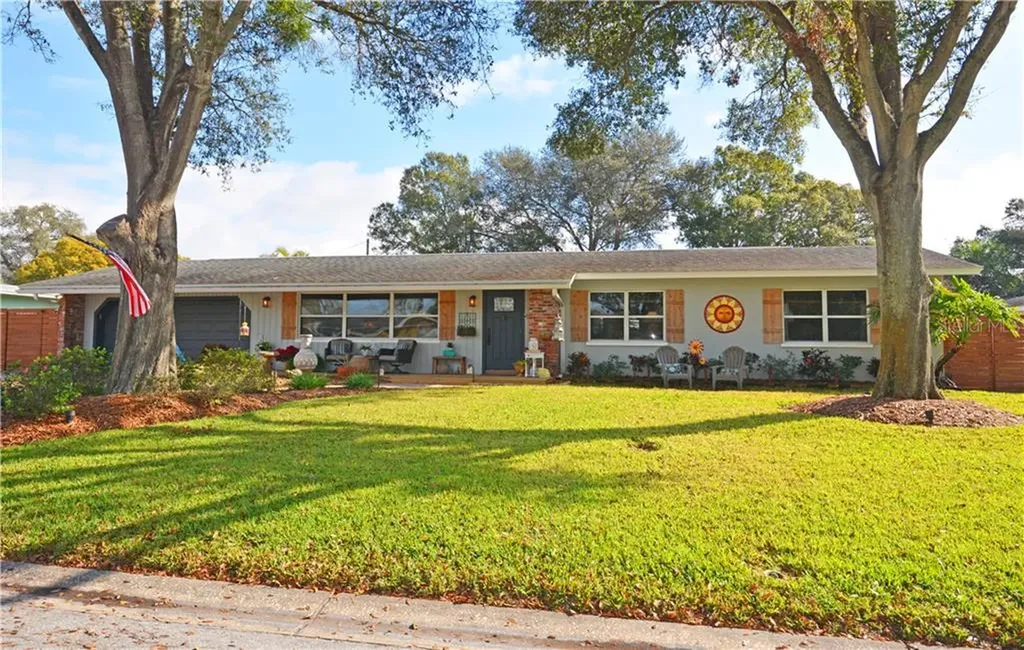 1351 Woodcrest Avenue Clearwater FL 33756