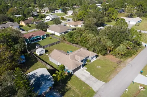 690 Santo Domingo Avenue SW Palm Bay FL 32908