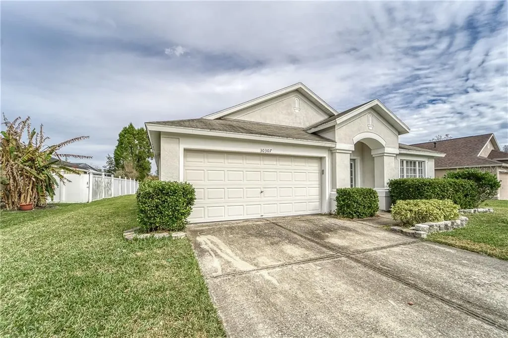30307 Glenham Court Wesley Chapel FL 33543
