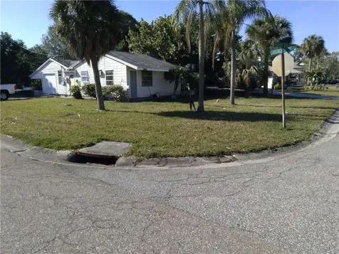 1894 Mississippi Avenue NE St Petersburg FL 33703
