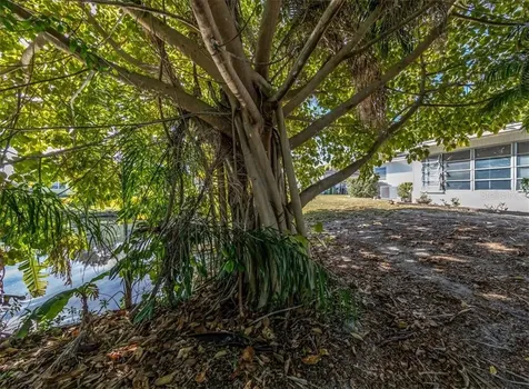 6512 Malaluka Road North Port FL 34287