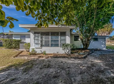 6512 Malaluka Road North Port FL 34287