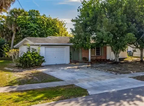 6512 Malaluka Road North Port FL 34287
