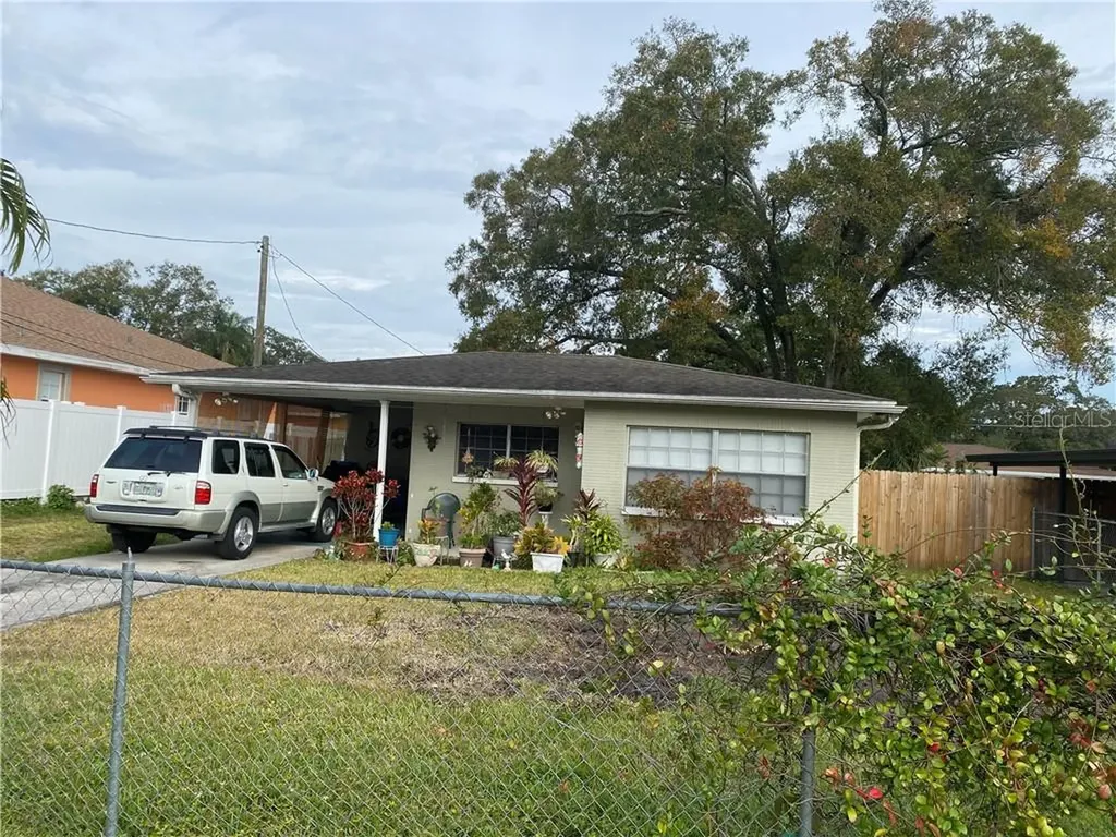 2105 W Burke Street Tampa FL 33604