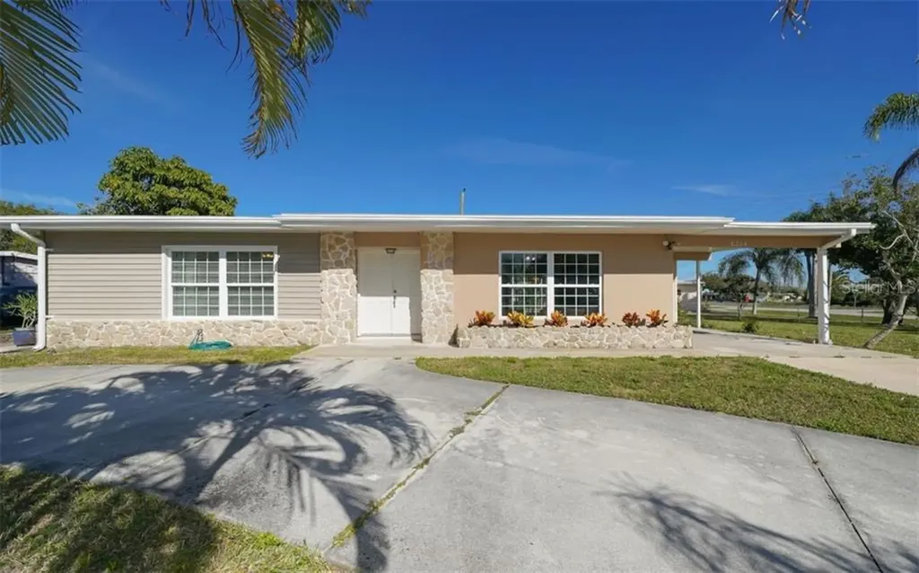 6284 Freemont Street North Port FL 34287
