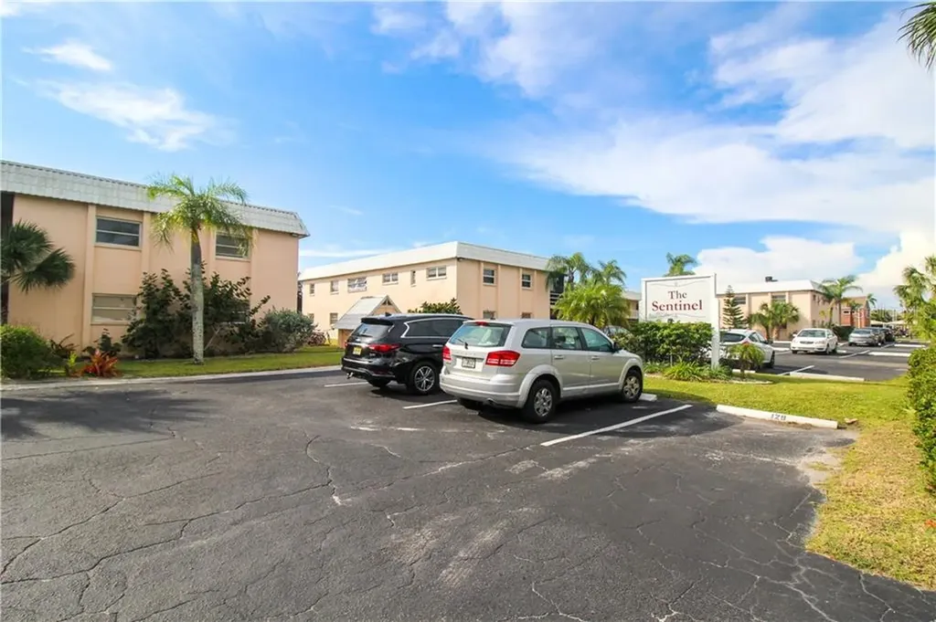 460 Base Avenue E Venice FL 34285