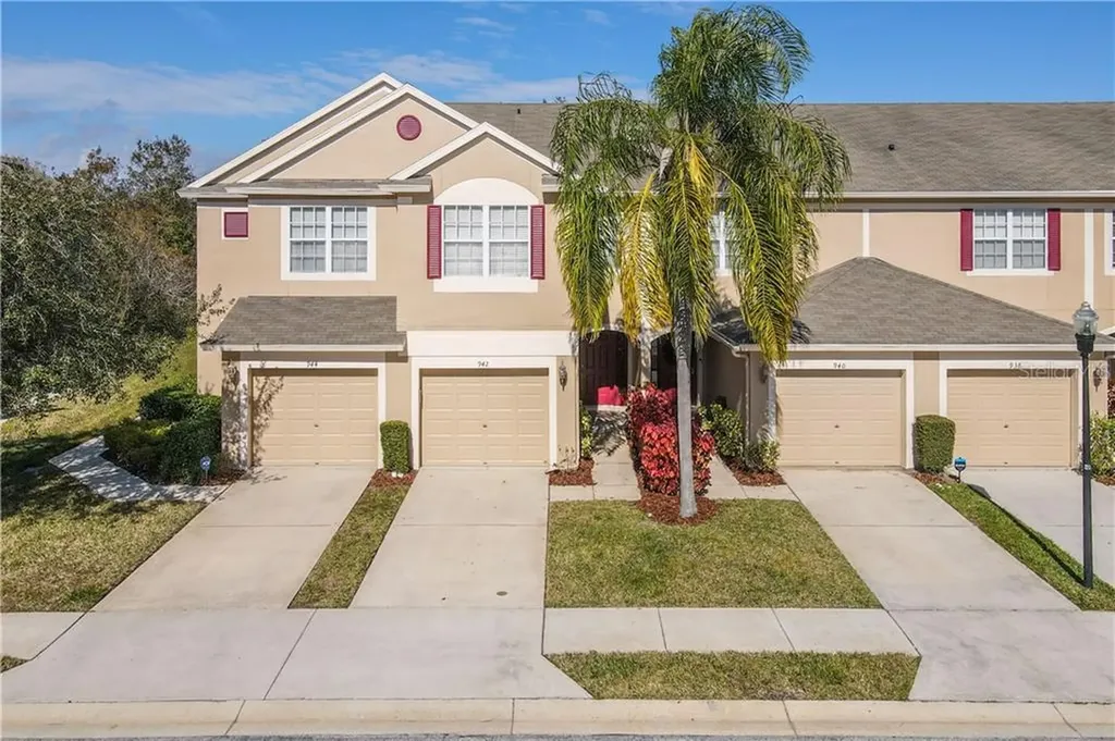 942 Vista Cay Court Brandon FL 33511