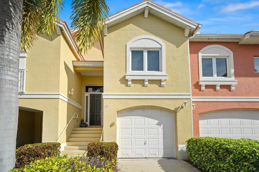 23 Lincoln Avenue S St Petersburg FL 33711