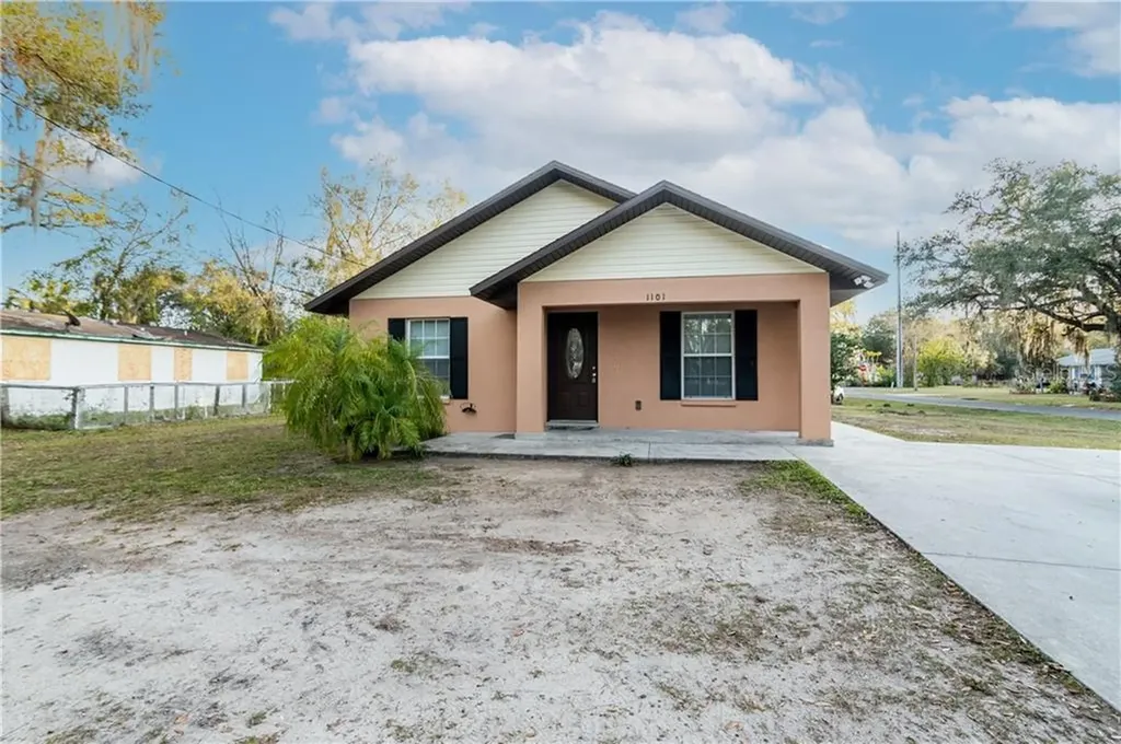 1101 E Ohio Street Plant City FL 33563