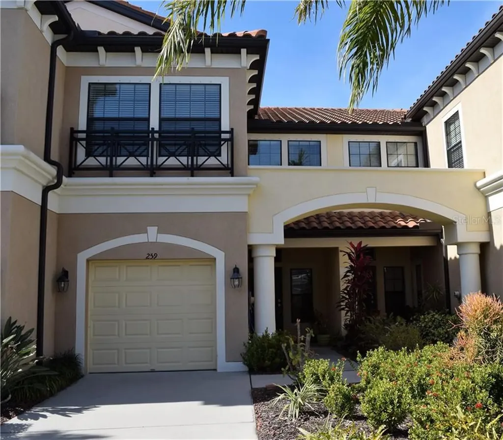 259 Crew Court Sarasota FL 34243