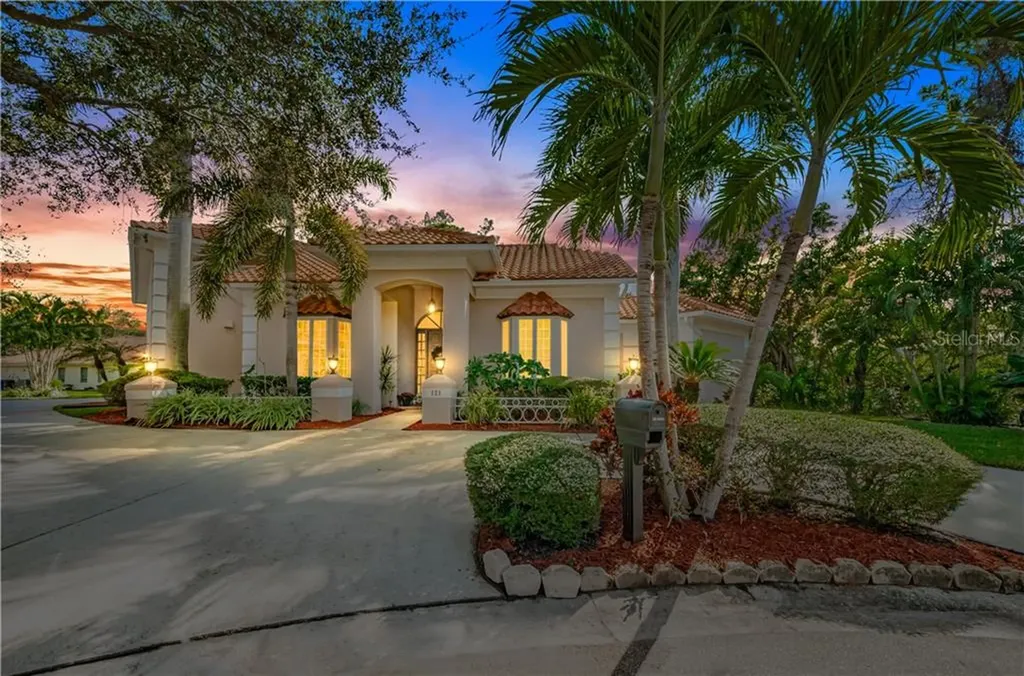 950 Southern Pine Court NE St Petersburg FL 33703