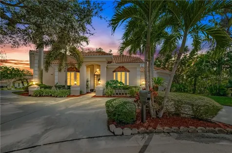 950 Southern Pine Court NE St Petersburg FL 33703