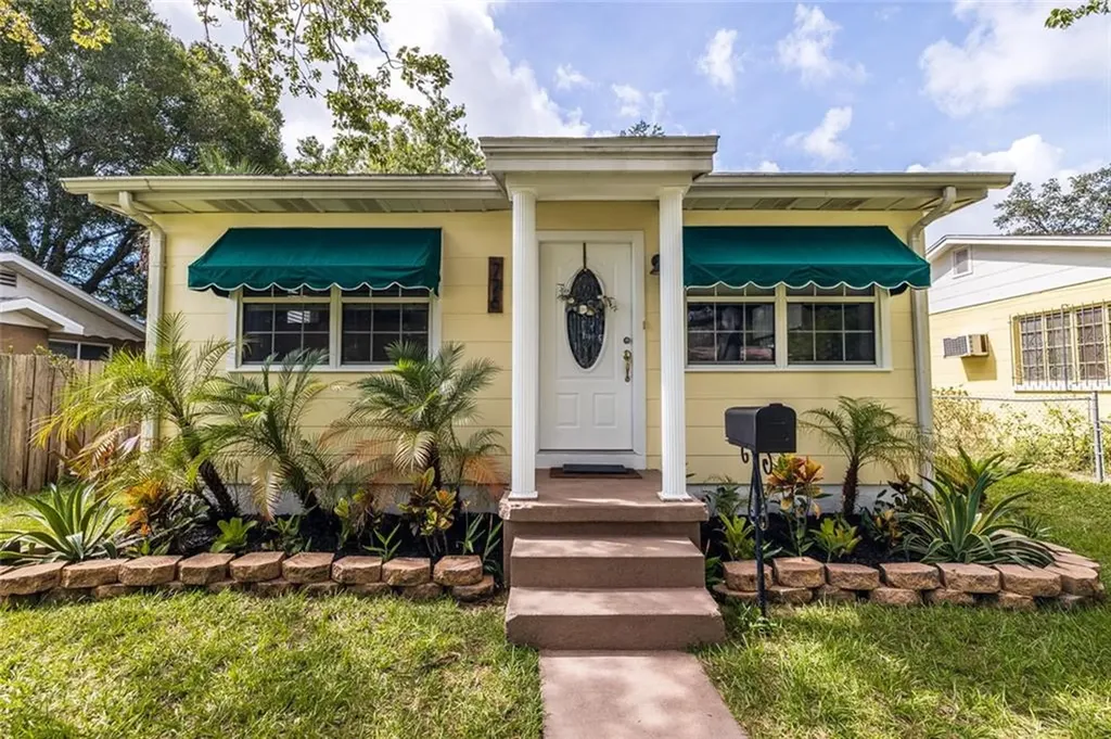 776 45th Avenue N St Petersburg FL 33703