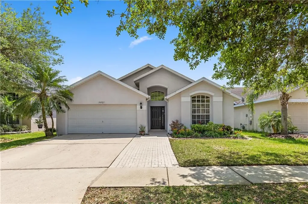 16927 Hawkridge Road Lithia FL 33547
