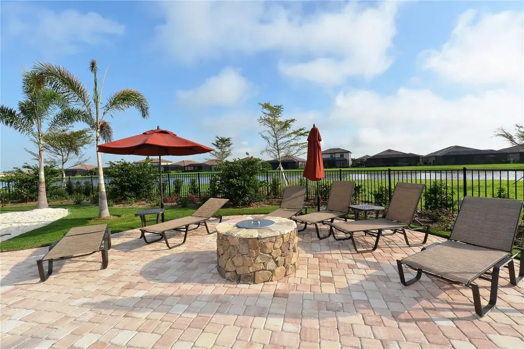 6888 Willowshire Way Bradenton FL 34212