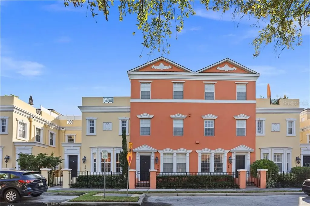 2409 Victoria Gardens Lane Tampa FL 33609