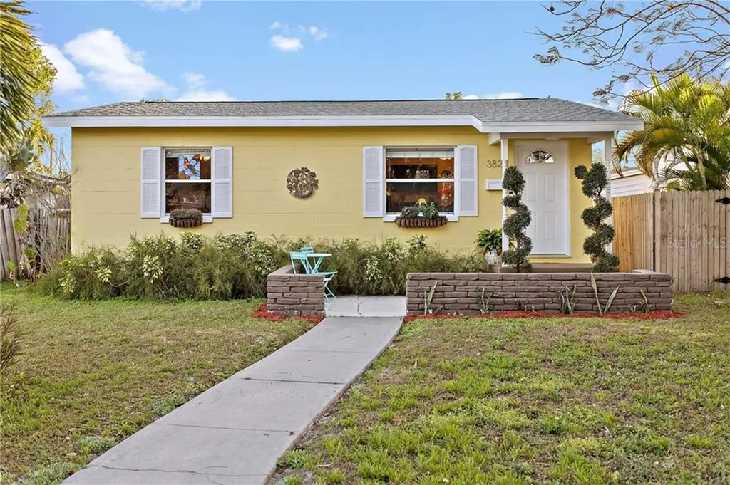 3824 Dartmouth Avenue N St Petersburg FL 33713