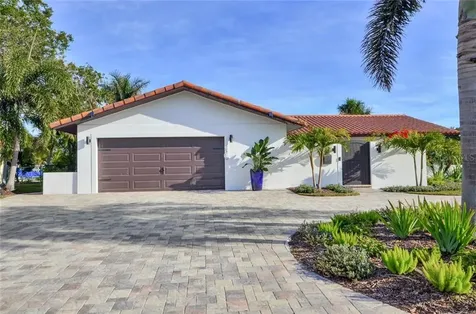 2010 Kansas Avenue NE St Petersburg FL 33703