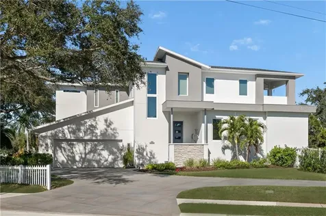 721 Monterey Boulevard NE St Petersburg FL 33704