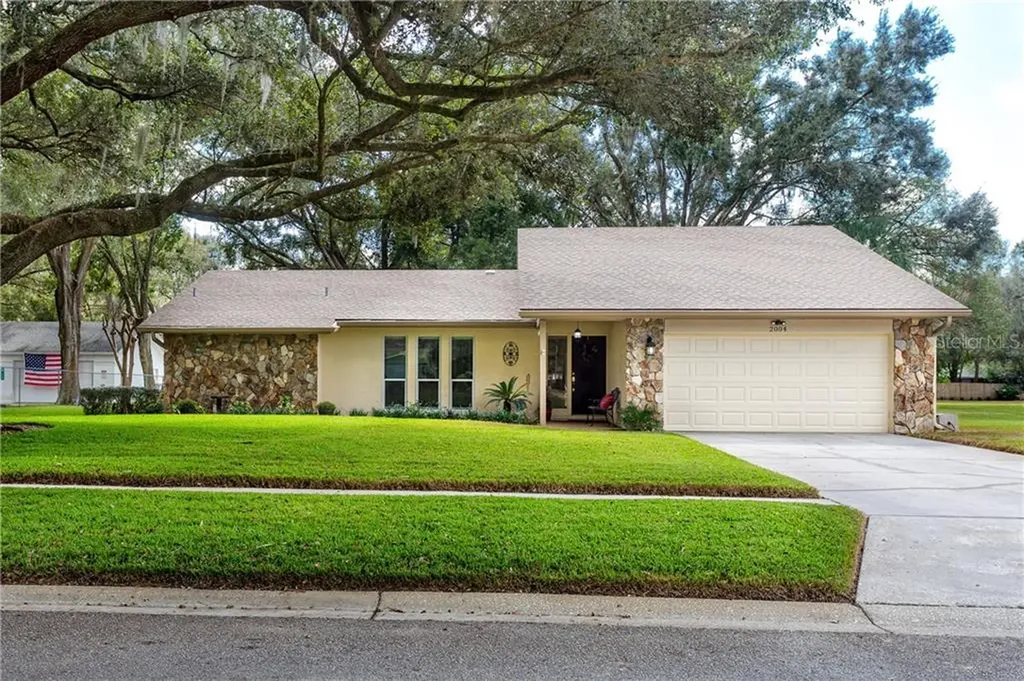 2004 Chickwood Court Tampa FL 33618