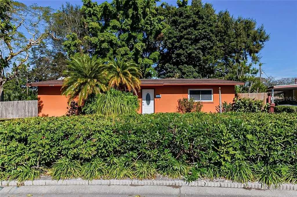 2418 25th Avenue W Bradenton FL 34205