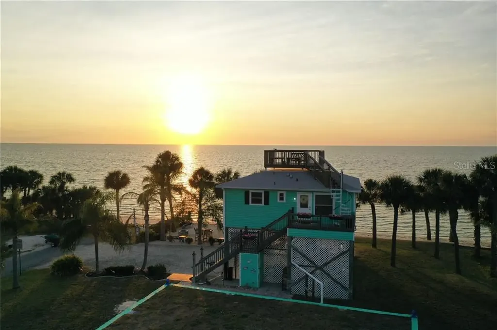 3463 Harbor Drive Weeki Wachee FL 34607