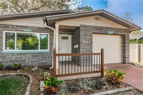 5250 8th Avenue N St Petersburg FL 33710