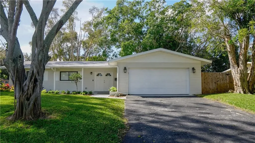 3855 Manatee Drive SE St Petersburg FL 33705