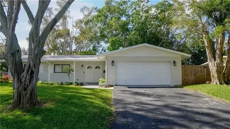3855 Manatee Drive SE St Petersburg FL 33705