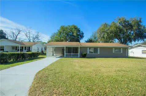4929 16th Street Zephyrhills FL 33542