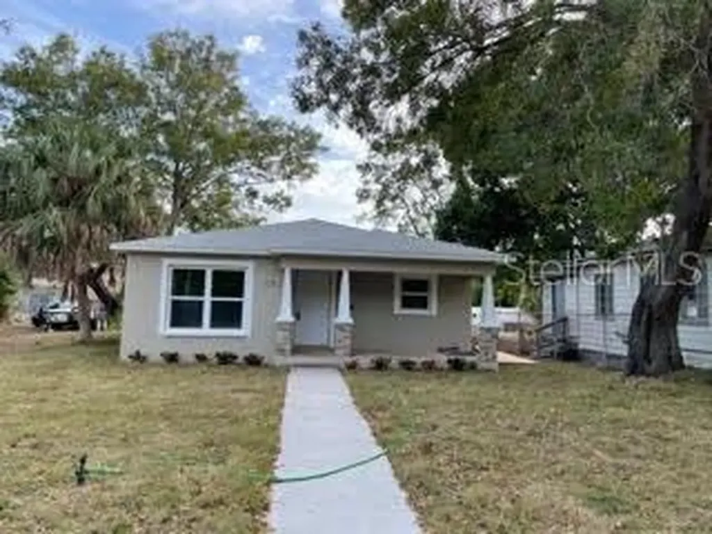 2576 14th Avenue S St Petersburg FL 33712