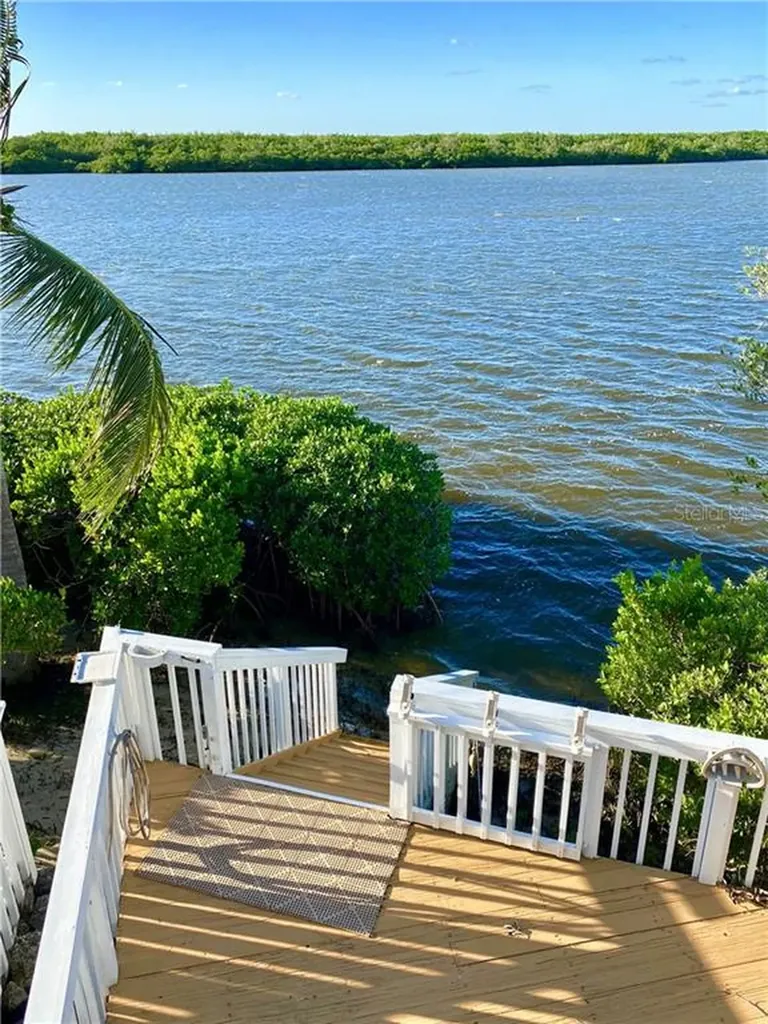 2408 Harbour Cove Drive Hutchinson Island FL 34949