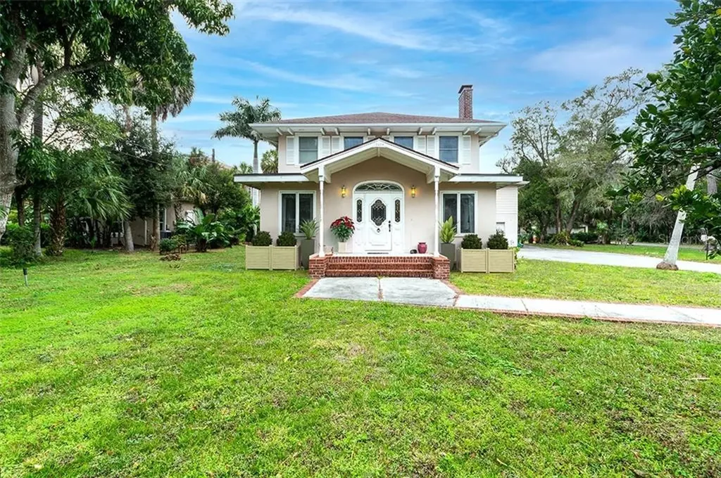 3300-3304 Riverview Boulevard Bradenton FL 34205