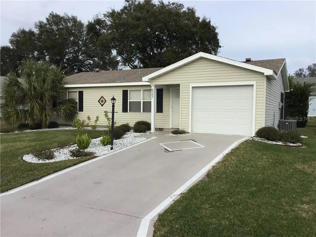 527 Alcazar Court Lady Lake FL 32159