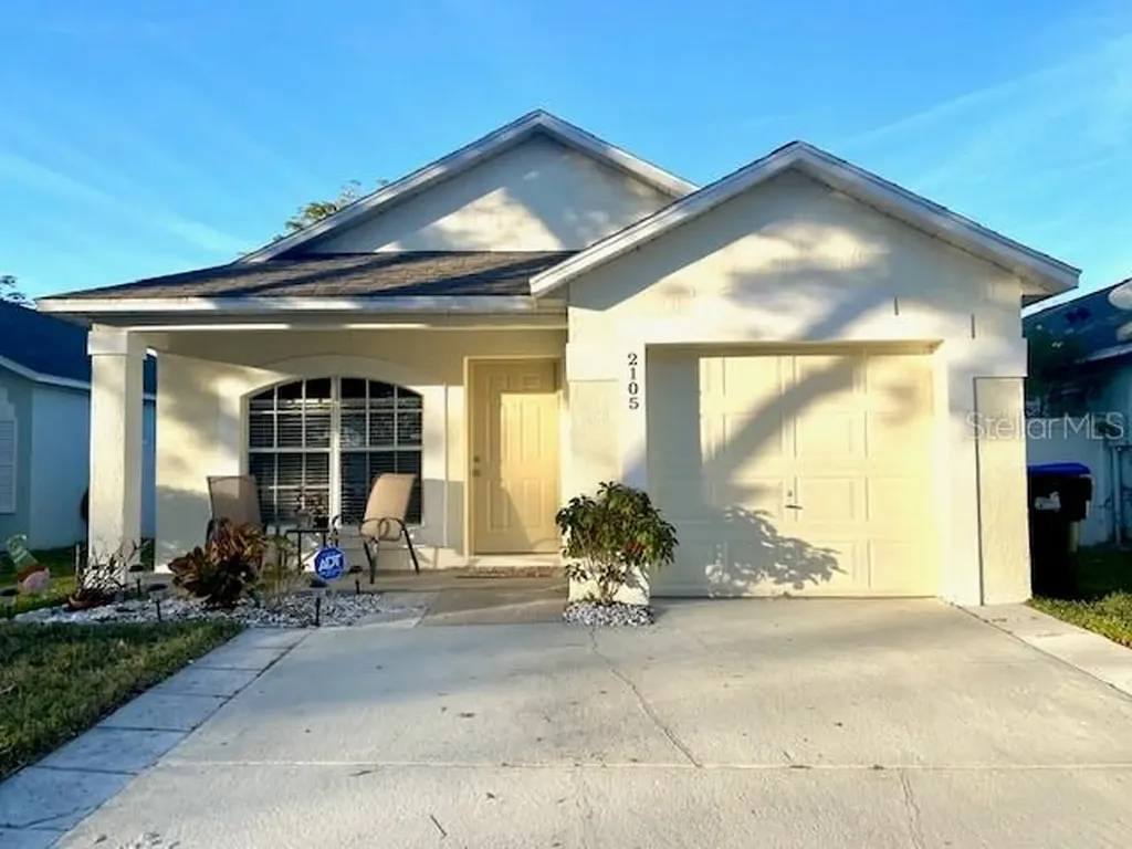 2105 Phonecia Court Orlando FL 32837