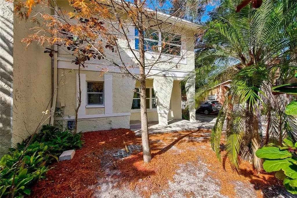 2080 Santiago Way N Clearwater FL 33763