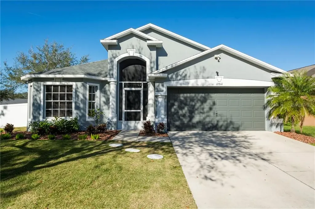 12841 Kings Lake Drive Gibsonton FL 33534