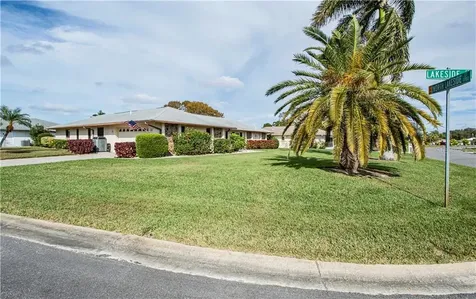 1754 N Lakeside Court Venice FL 34293