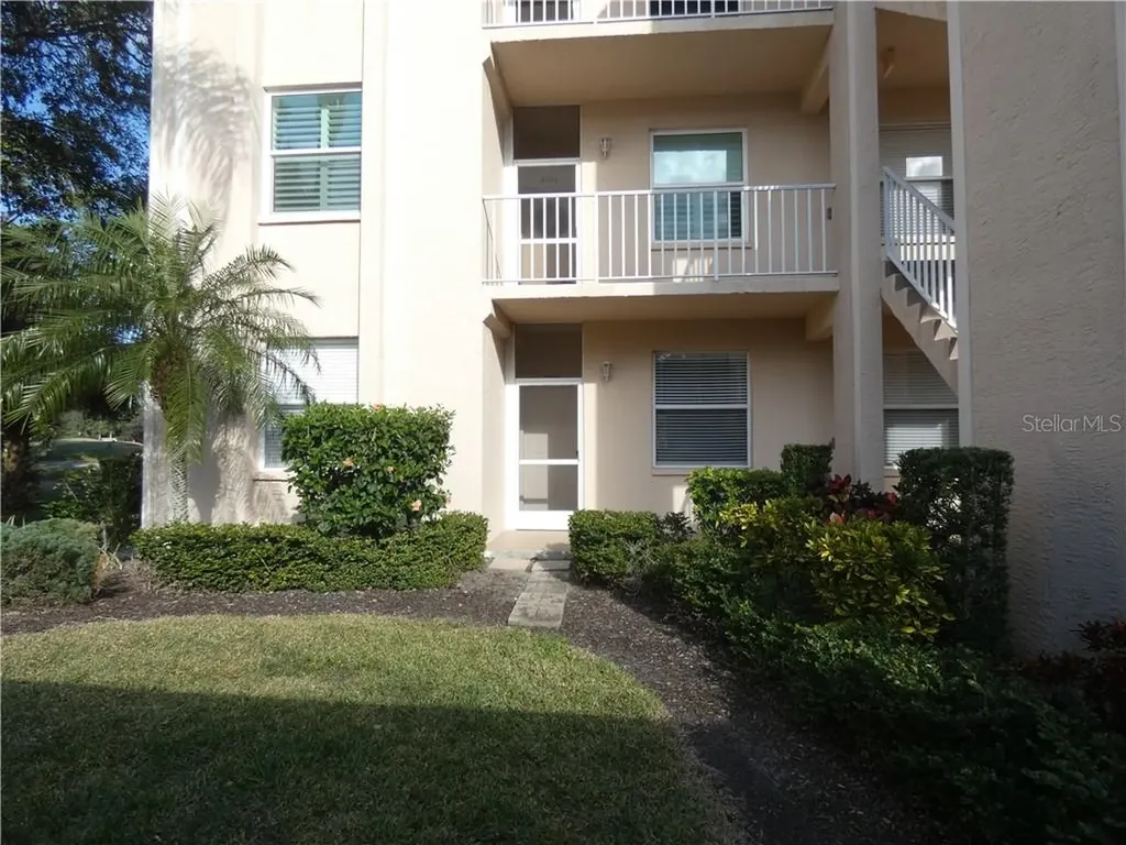 8735 Olde Hickory Avenue Sarasota FL 34238