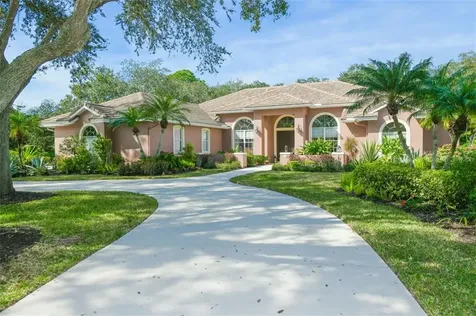 7304 Links Court Sarasota FL 34243