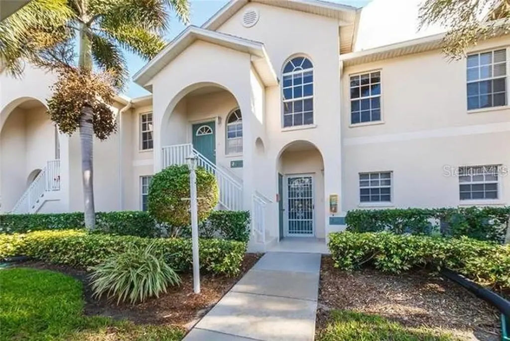 8355 Glenrose Way Sarasota FL 34238