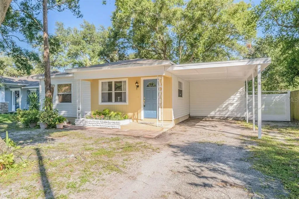 3313 W Price Avenue Tampa FL 33611