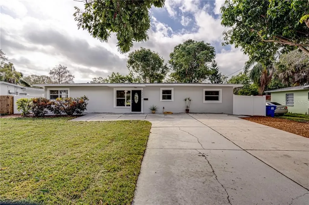 1520 70th Avenue N St Petersburg FL 33702