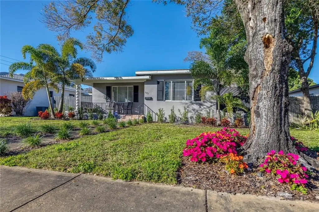 2473 9th Avenue N St Petersburg FL 33713
