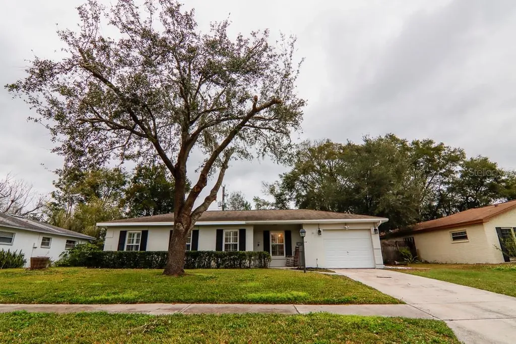 1012 Greenbriar Drive Brandon FL 33511