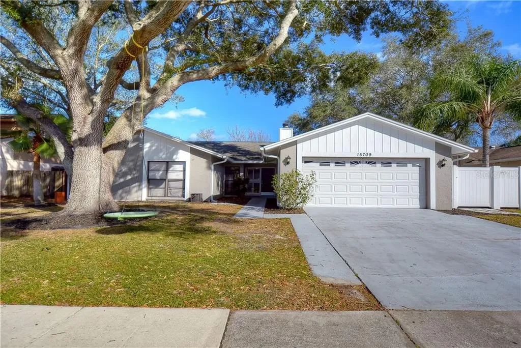 15709 Country Lake Drive Tampa FL 33624