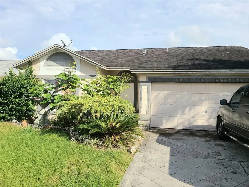 2938 Dickens Circle Kissimmee FL 34747