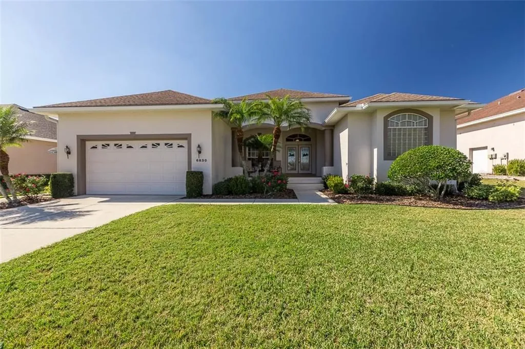 6830 Huntington Hills Boulevard Lakeland FL 33810