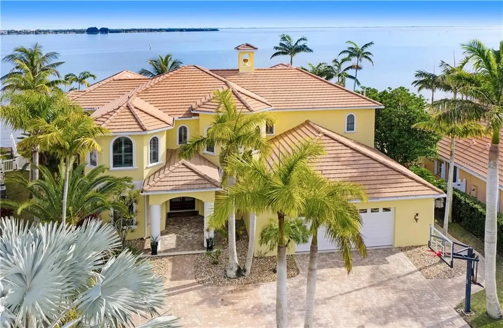 1900 Harbor Point Drive Merritt Island FL 32952